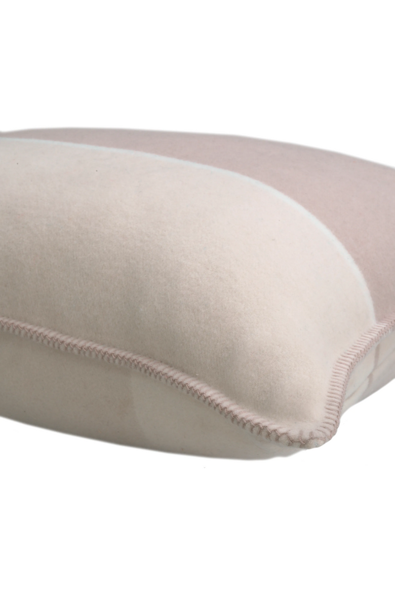 Coussin décoratif taupe en laine | Eichholtz Thana L | Meubleluxe.fr