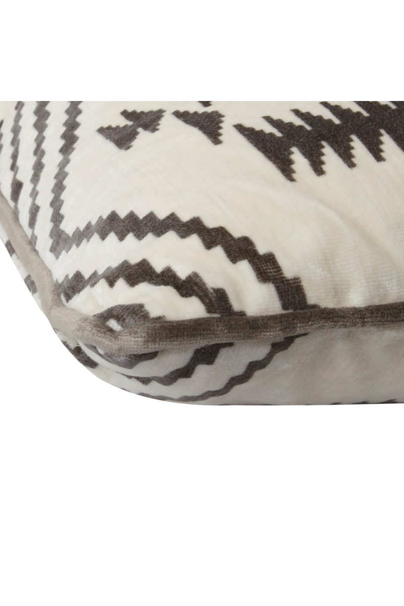 Coussin à motif tribal aztèque | Andrew Martin Navaho | Meubleluxe.fr