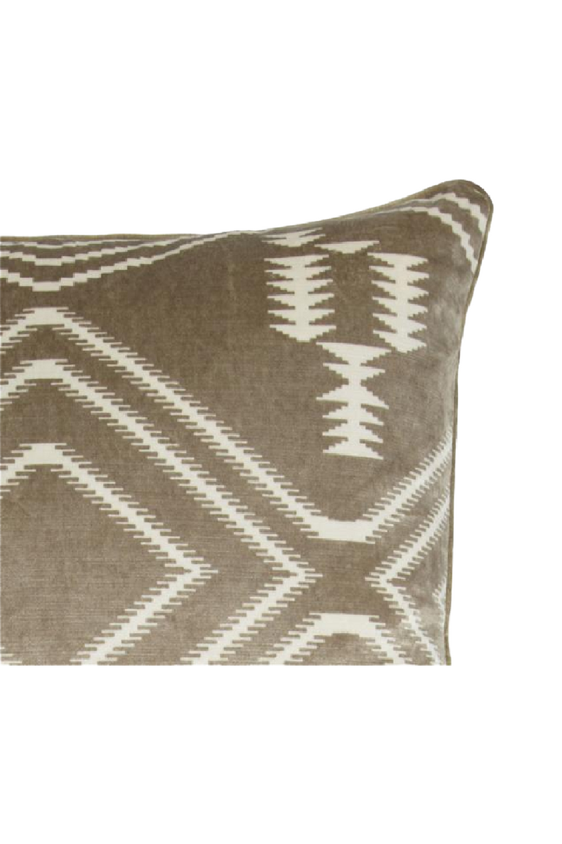 Coussin à motif tribal aztèque | Andrew Martin Navaho | Meubleluxe.fr