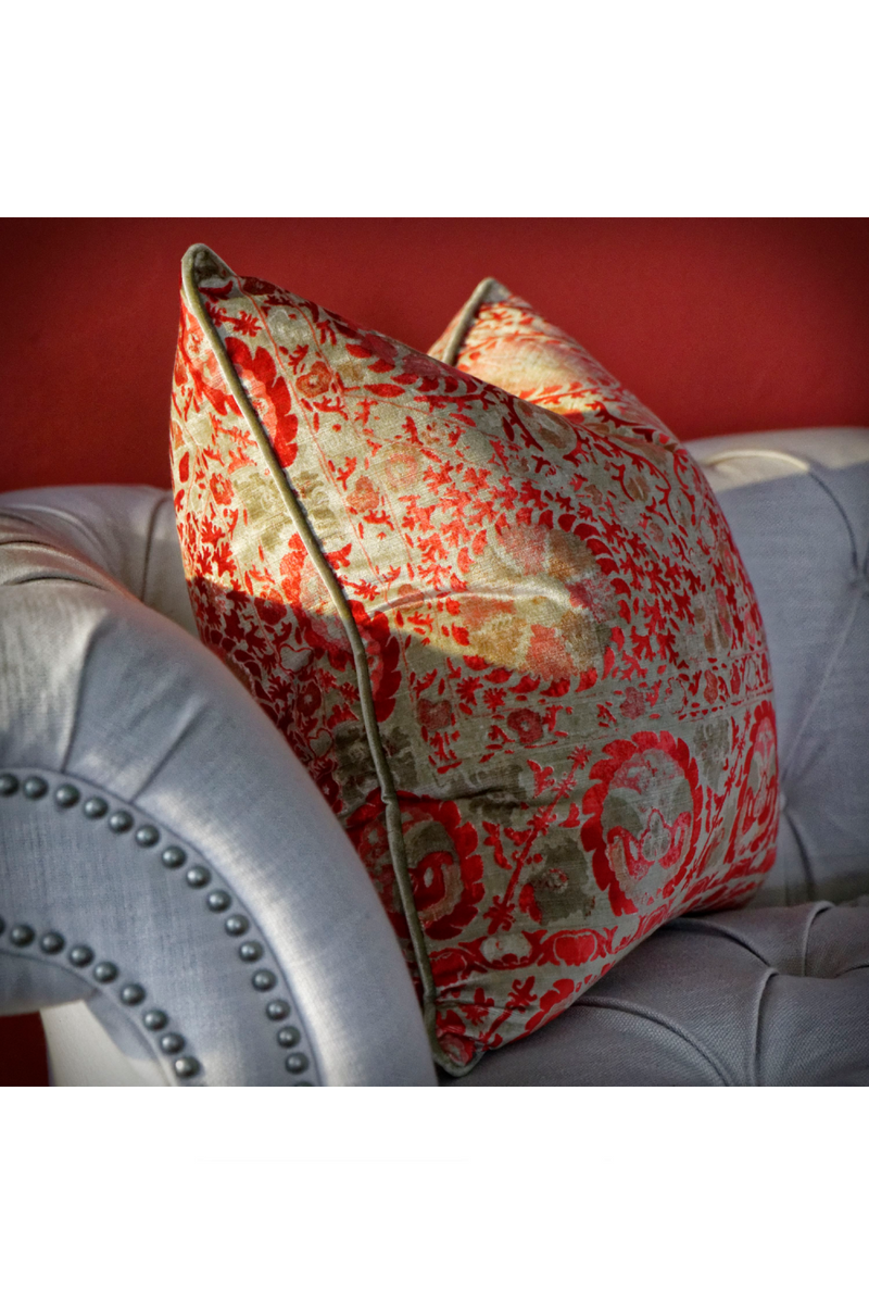 Coussin en velours vintage Suzani | Andrew Martin Iznik | Meubleluxe.fr