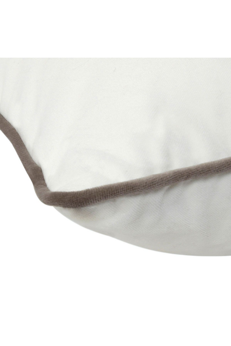 Coussin carré en velours lait/ardoise | Andrew Martin Pelham | Meubleluxe.fr