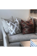 Coussin carré en velours gris | Andrew Martin Fitzroy | Meubleluxe.fr