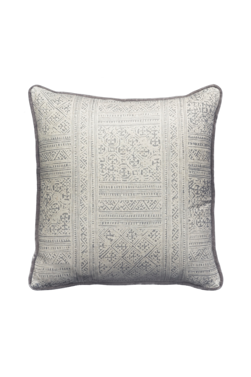 Coussin batik gris avec passepoil en velours | Andrew Martin Ostuni | Meubleluxe.fr