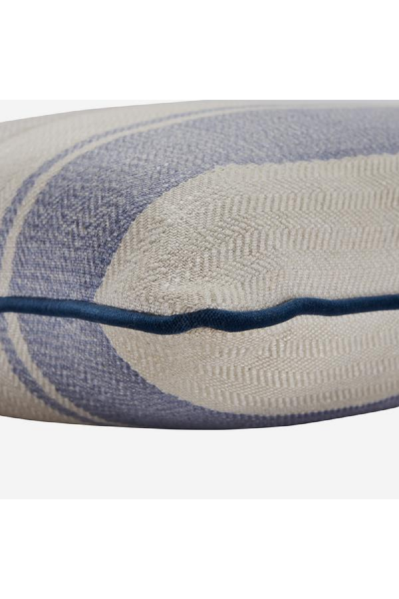 Coussin en lin mélangé bleu et blanc | Andrew Martin Indus | Meubleluxe.fr