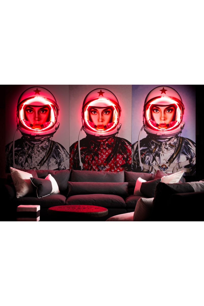 Néon LED rétro Louis Vuitton rouge | Andrew Martin Space Girl  | Meubleluxe.fr