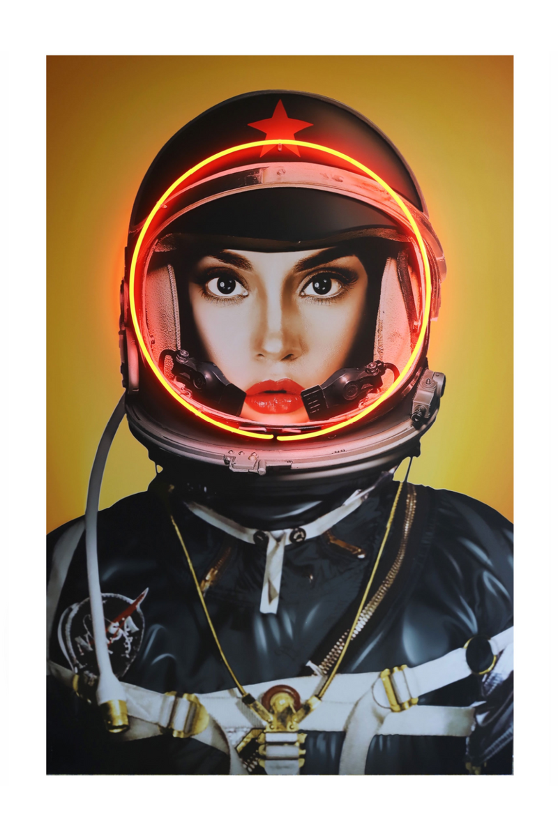 Néon LED rétro Nasa | Andrew Martin Space Girl | Meubleluxe.fr