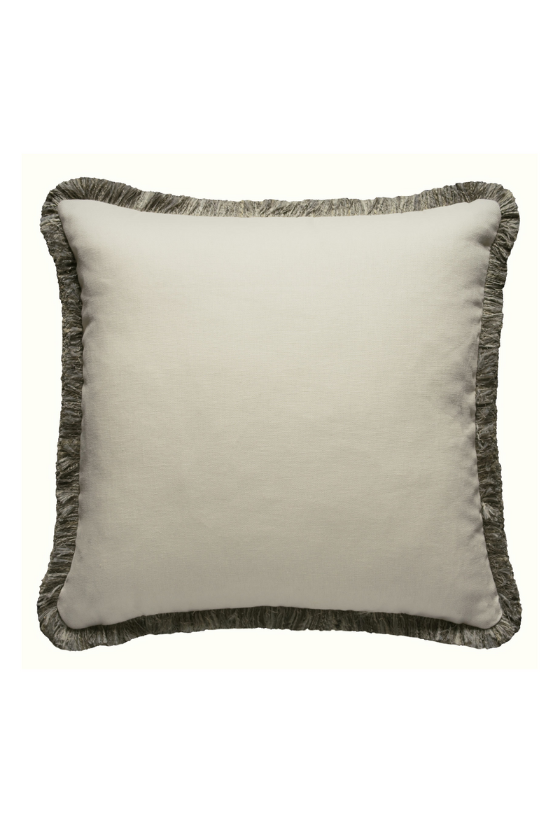 Coussin en lin blanc à franges gris argentées | Meubleluxe.fr