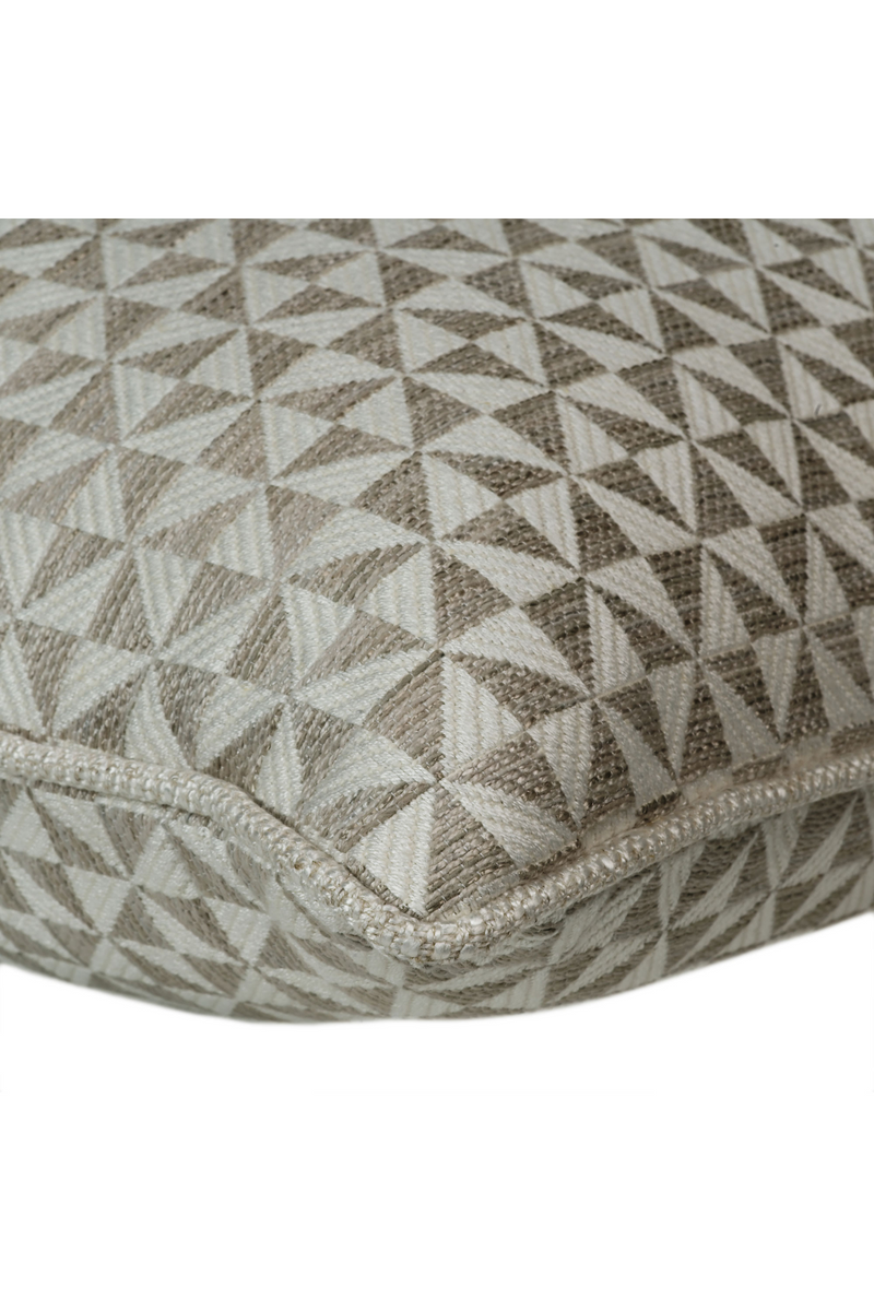 Coussin carré à motif géométrique | Andrew Martin Bruton | Meubleluxe.fr