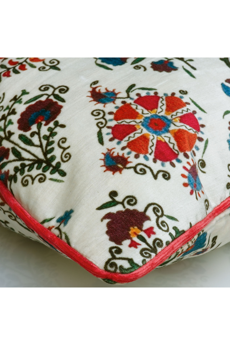 Coussin carré en velours multicolore | Andrew Martin Kermina | Meubleluxe.fr