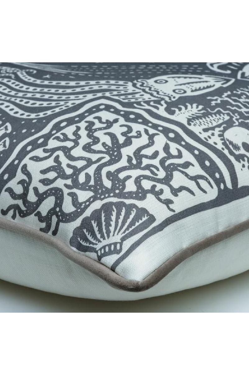 Coussin d'extérieur en tissu polyester bleu foncé | Andrew Martin Fish | Meubleluxe.fr