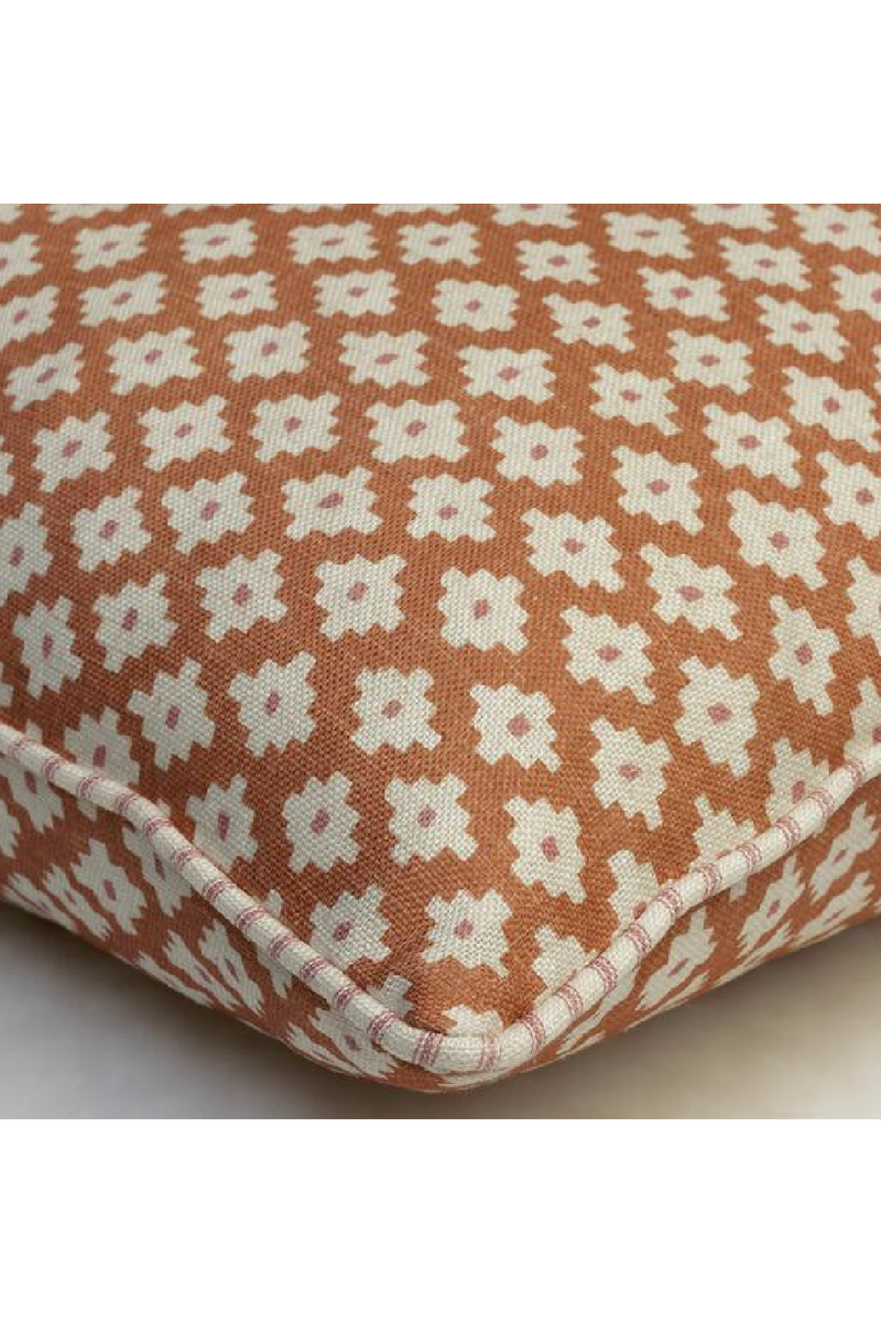 Coussin carré géométrique orange | Andrew Martin Maze | Meubleluxe.fr