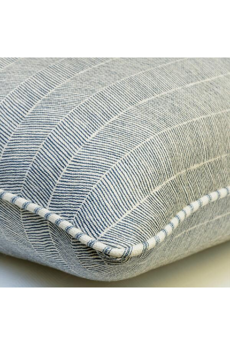 Coussin carré Denim à chevrons | Andrew Martin Furrow | Meubleluxe.fr