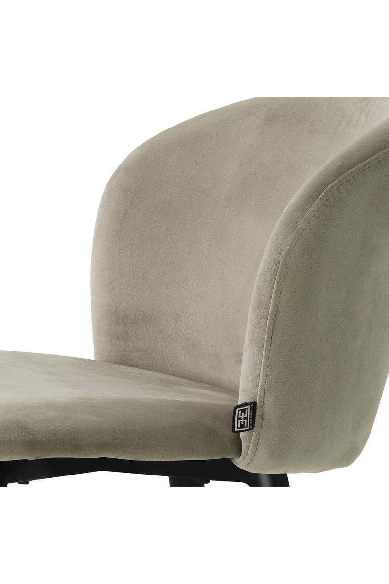 Chaise de bar en velours beige Roche | Eichholtz Volante | Meubleluxe.fr