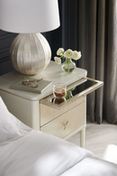 Table de chevet en bois taupe | Caracole Finishing Up | Meubleluxe.fr