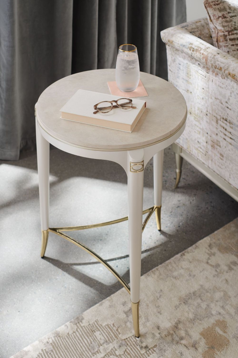 Table d'appoint en bois crème | Caracole Matched Up | Meubleluxe.fr