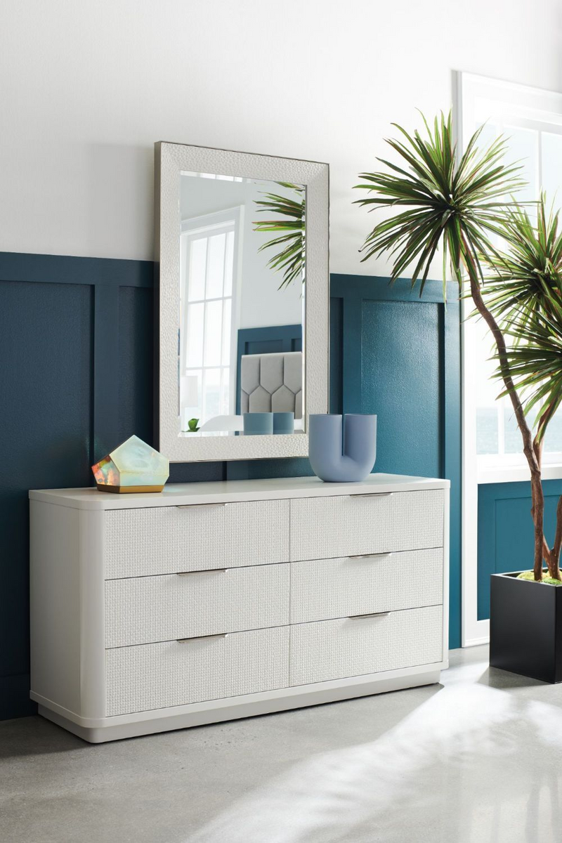 Double commode en bois blanc sculpté | Caracole Loving Touch | Meubleluxe.fr