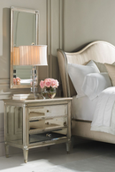 Table de chevet en bois de pin argenté | Caracole Beauty | Meubleluxe.fr