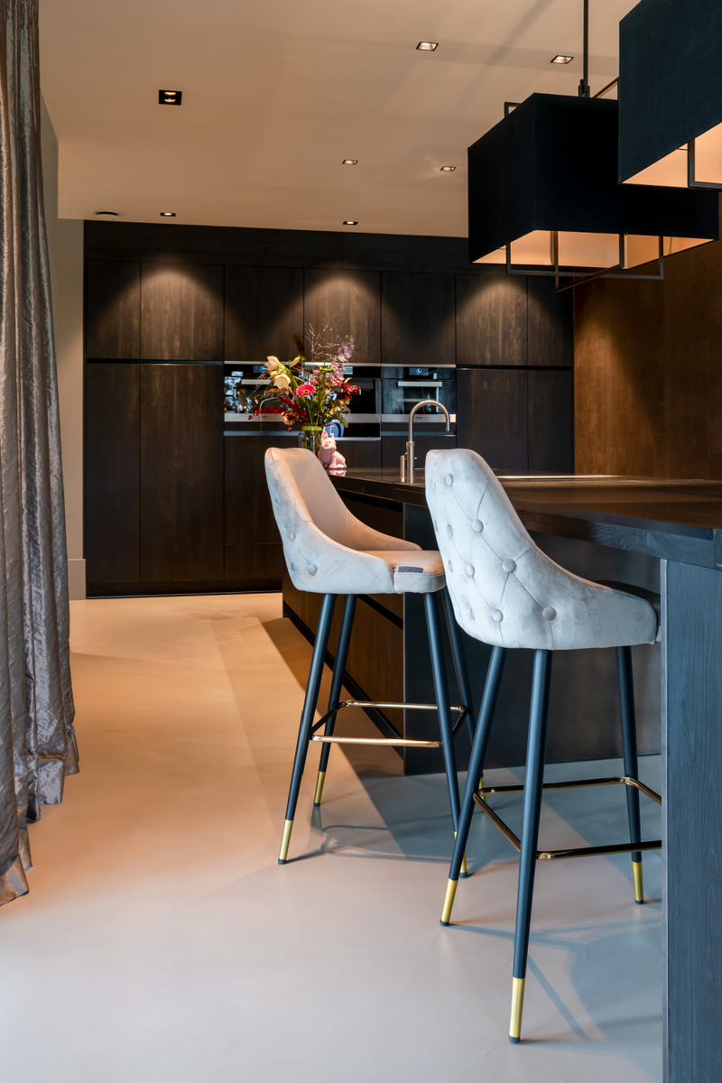 Tabouret de bar d'appoint or en velours kaki | Richmond Imani | Meubleluxe.fr